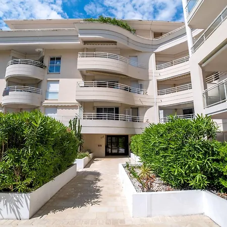 Royal Palm-3 By Interhome Lägenhet Cannes